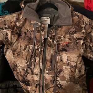 Sitka Hudson women’s size M hunting jacket
